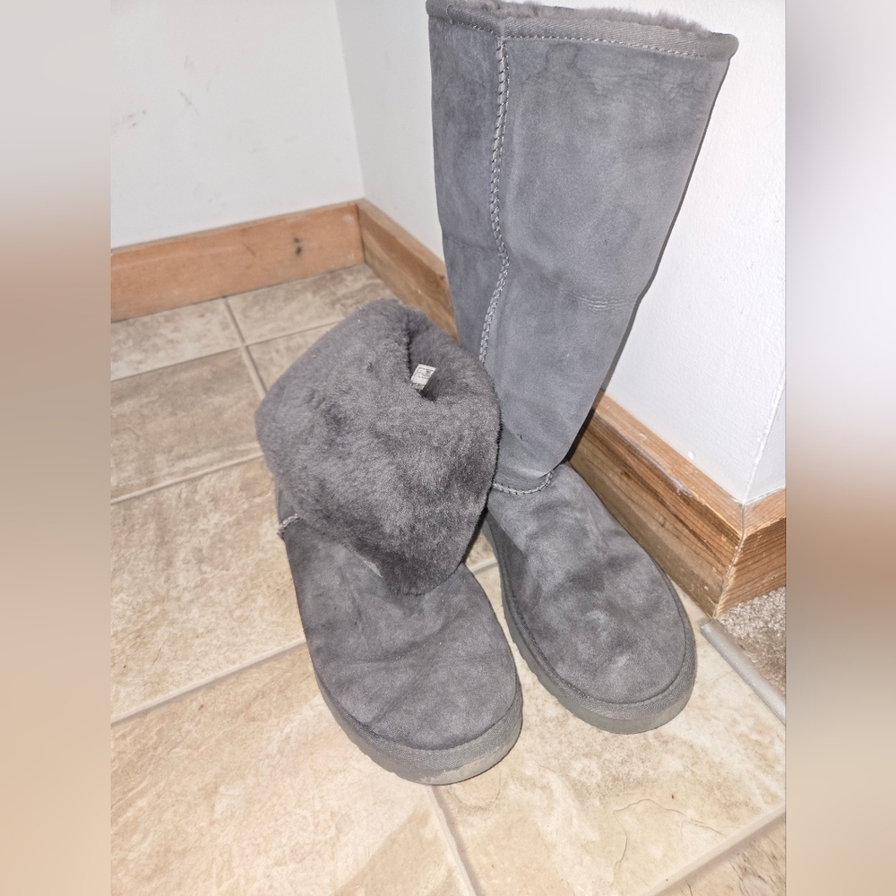 Ugg classic tall boots